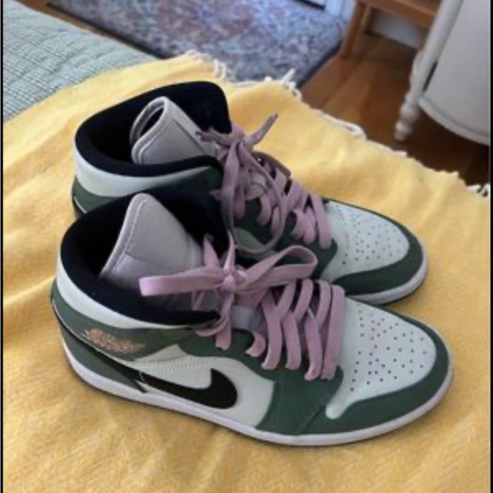 Size 7 Women’s Air Jordans